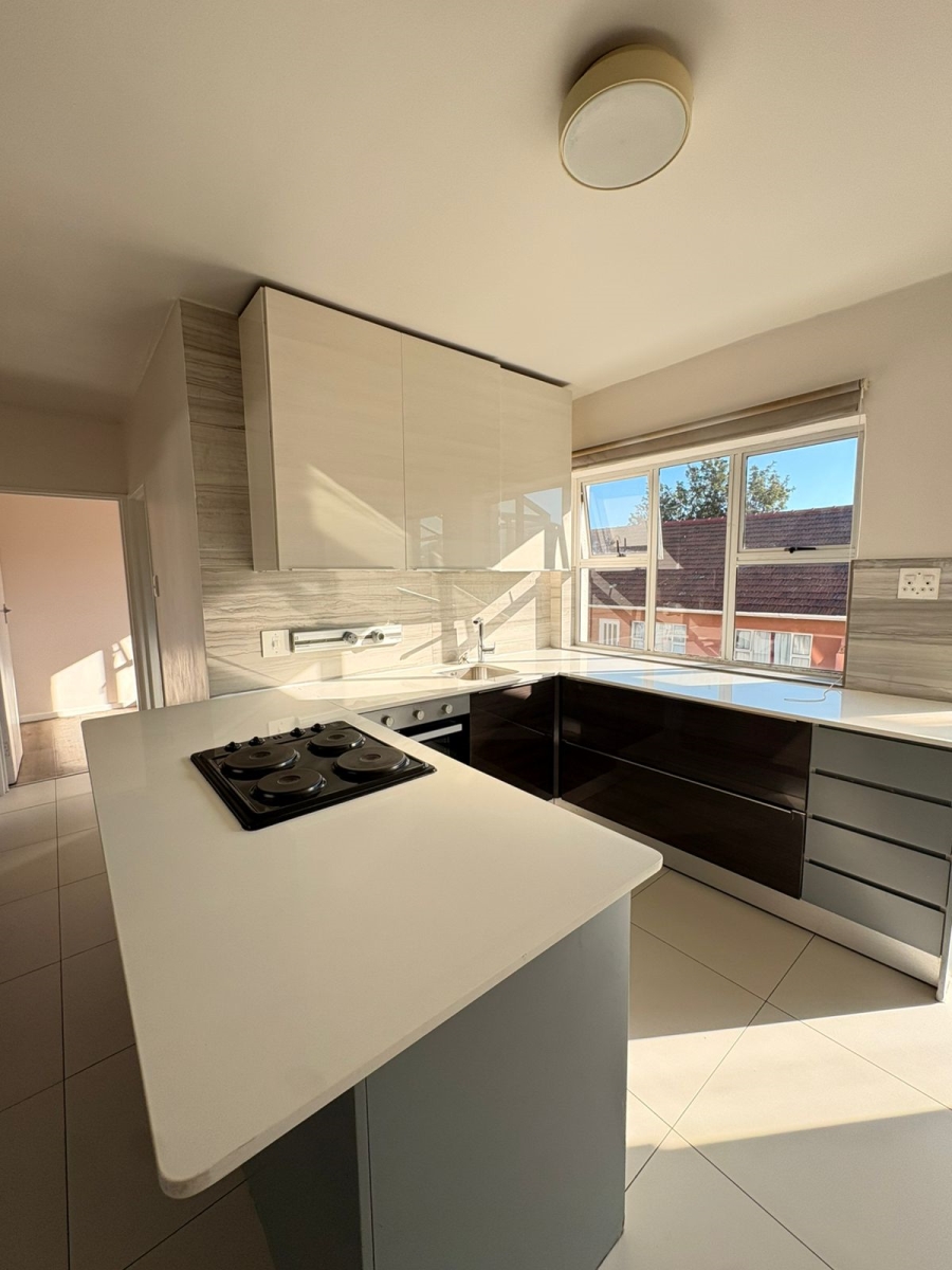 To Let 2 Bedroom Property for Rent in Green Point Western Cape